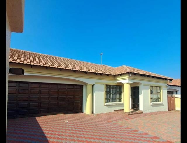 3 BEDROOM HOUSE FOR SALE IN VOSLOORUS
